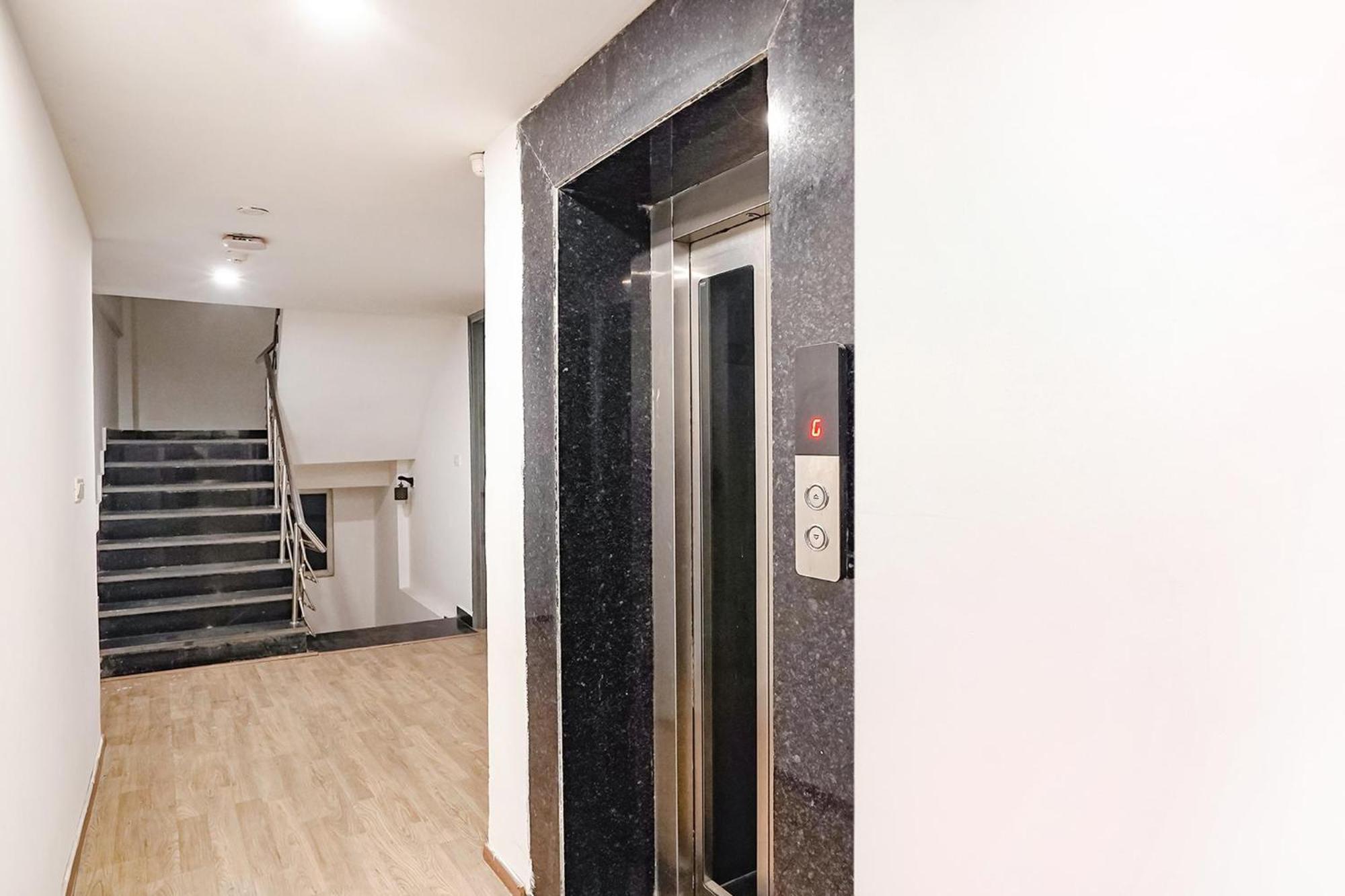 Super Townhouse O Hotel Aditya Residency Near Parthala Over Bridge Sector 121 Noida Indirapuram Extérieur photo