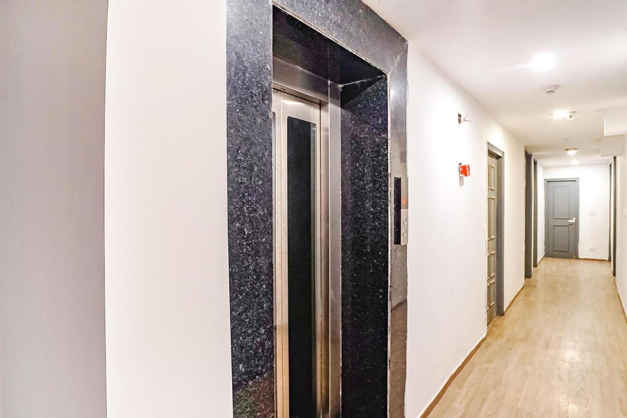 Super Townhouse O Hotel Aditya Residency Near Parthala Over Bridge Sector 121 Noida Indirapuram Extérieur photo