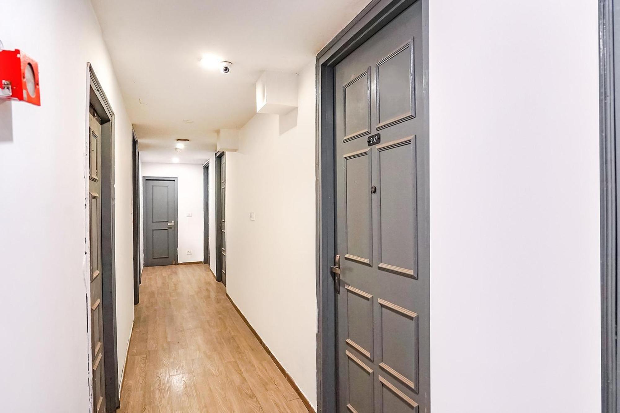 Super Townhouse O Hotel Aditya Residency Near Parthala Over Bridge Sector 121 Noida Indirapuram Extérieur photo