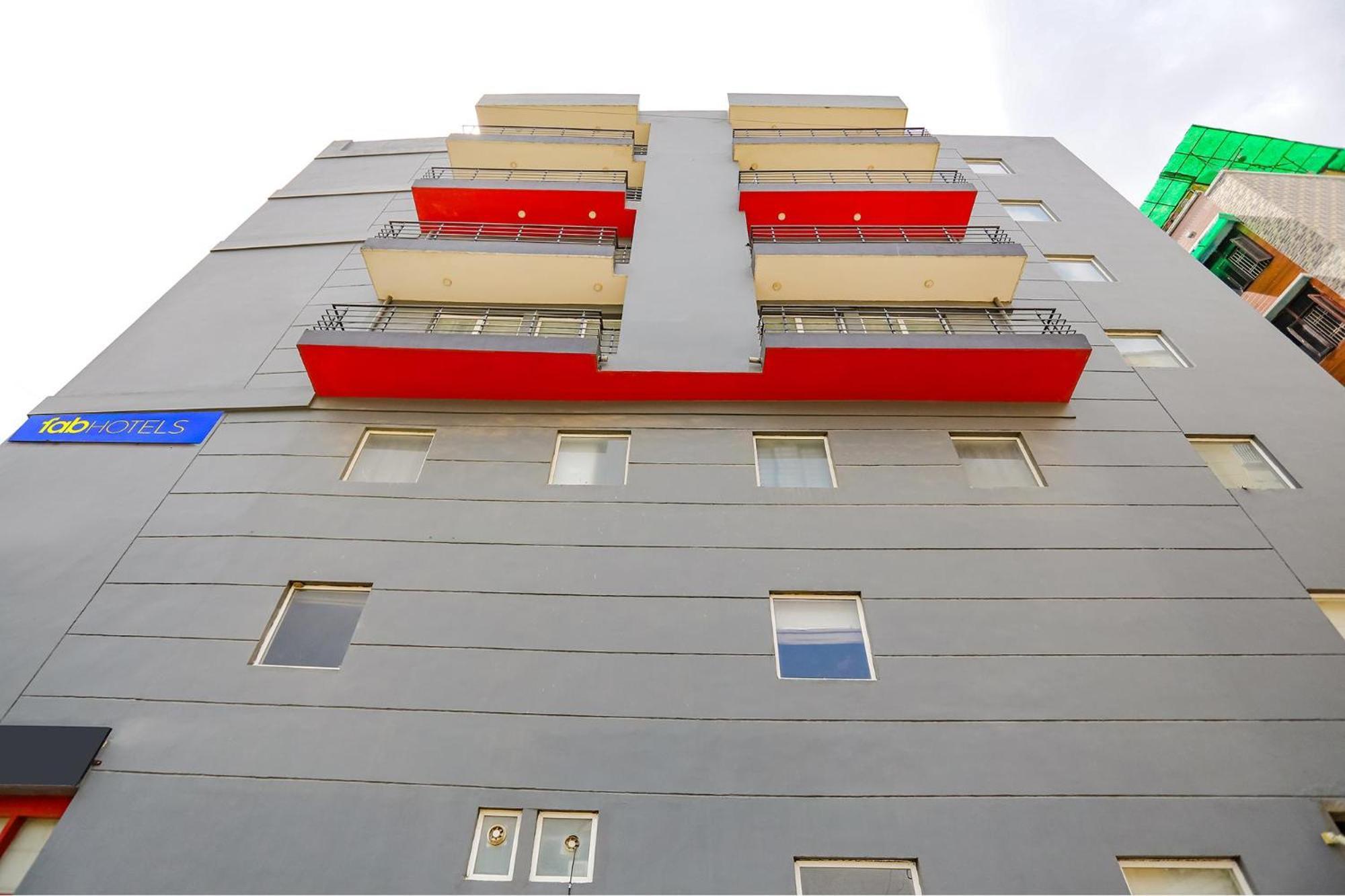 Super Townhouse O Hotel Aditya Residency Near Parthala Over Bridge Sector 121 Noida Indirapuram Extérieur photo