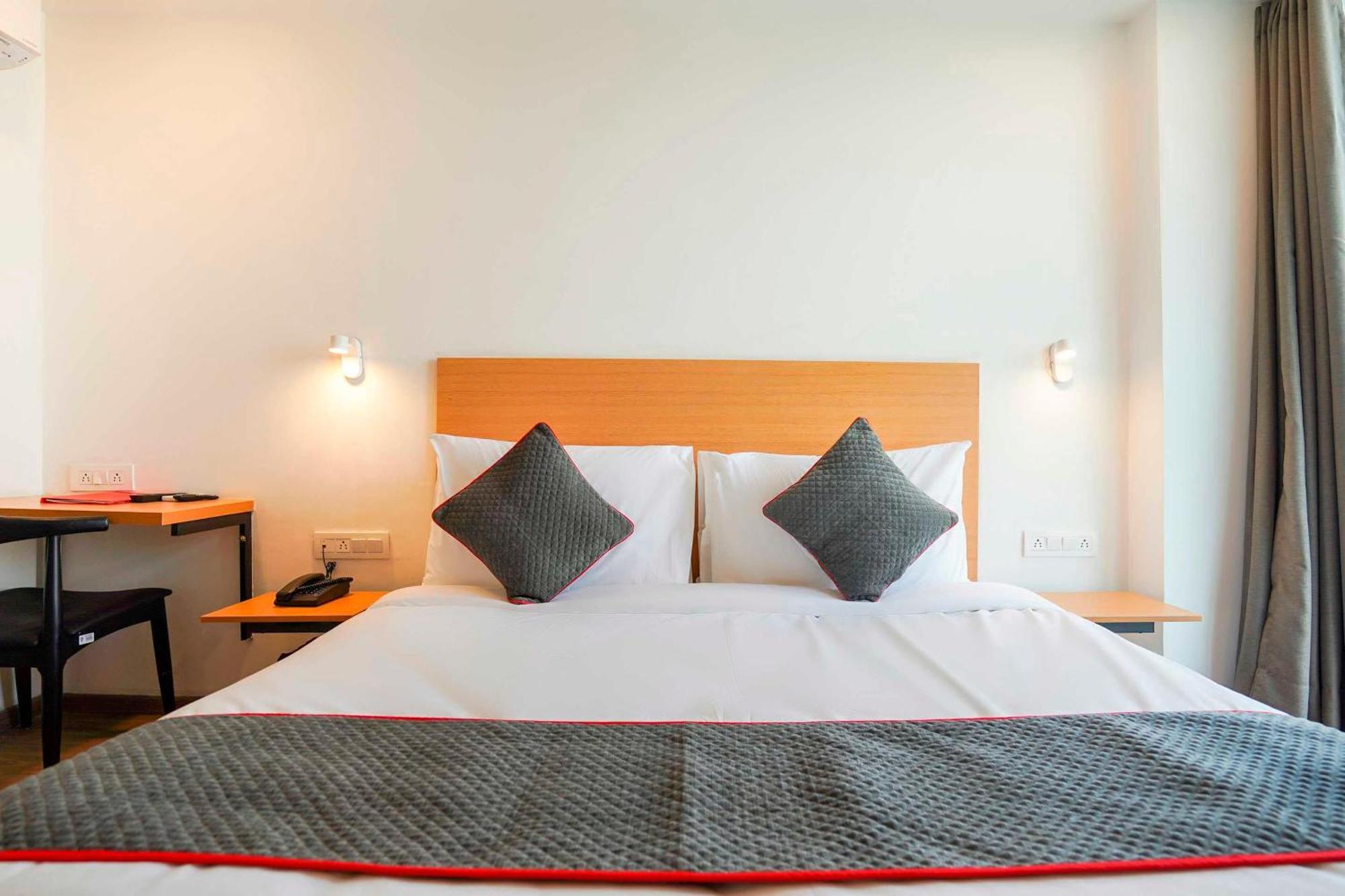 Super Townhouse O Hotel Aditya Residency Near Parthala Over Bridge Sector 121 Noida Indirapuram Extérieur photo