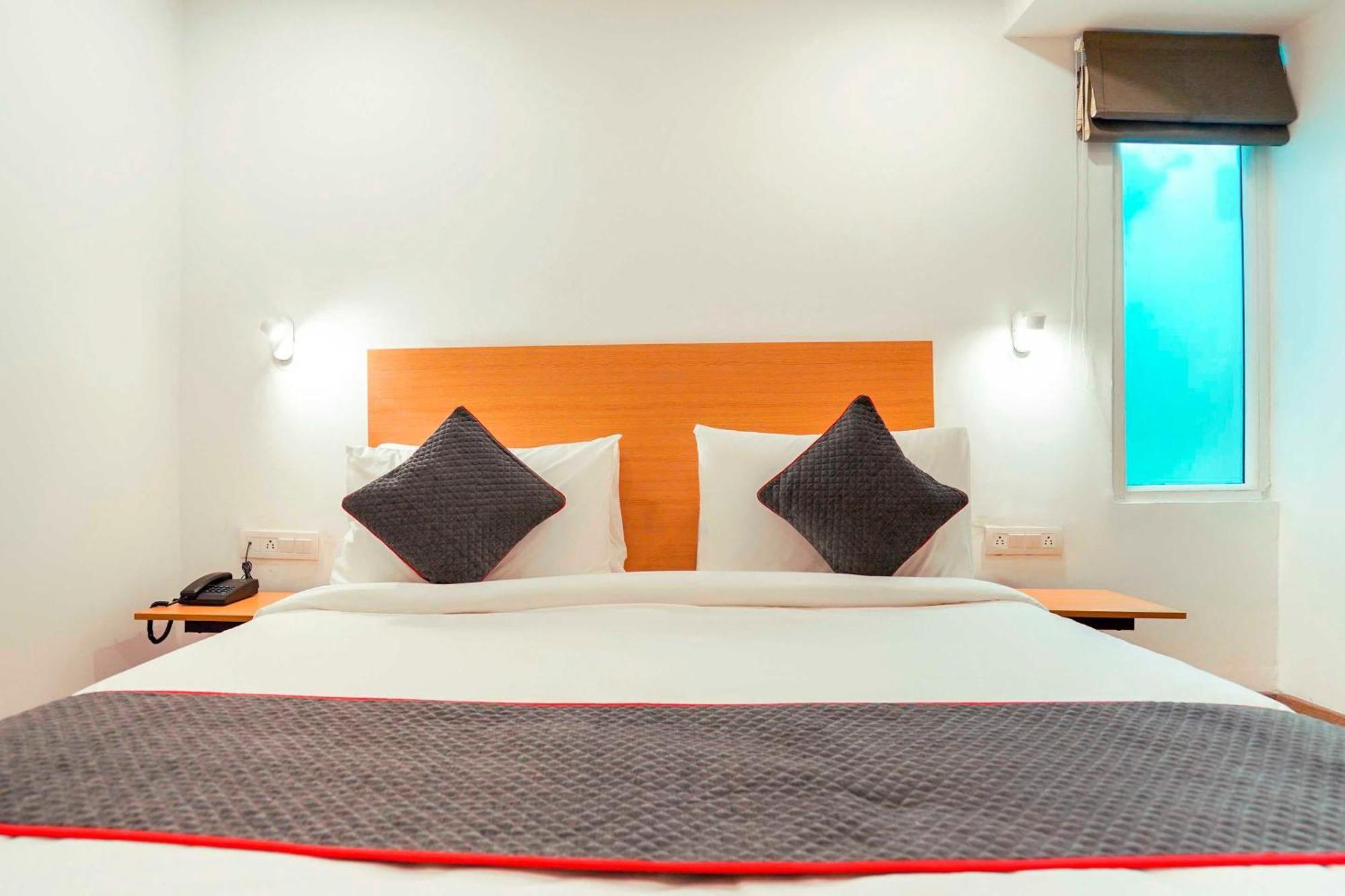Super Townhouse O Hotel Aditya Residency Near Parthala Over Bridge Sector 121 Noida Indirapuram Extérieur photo