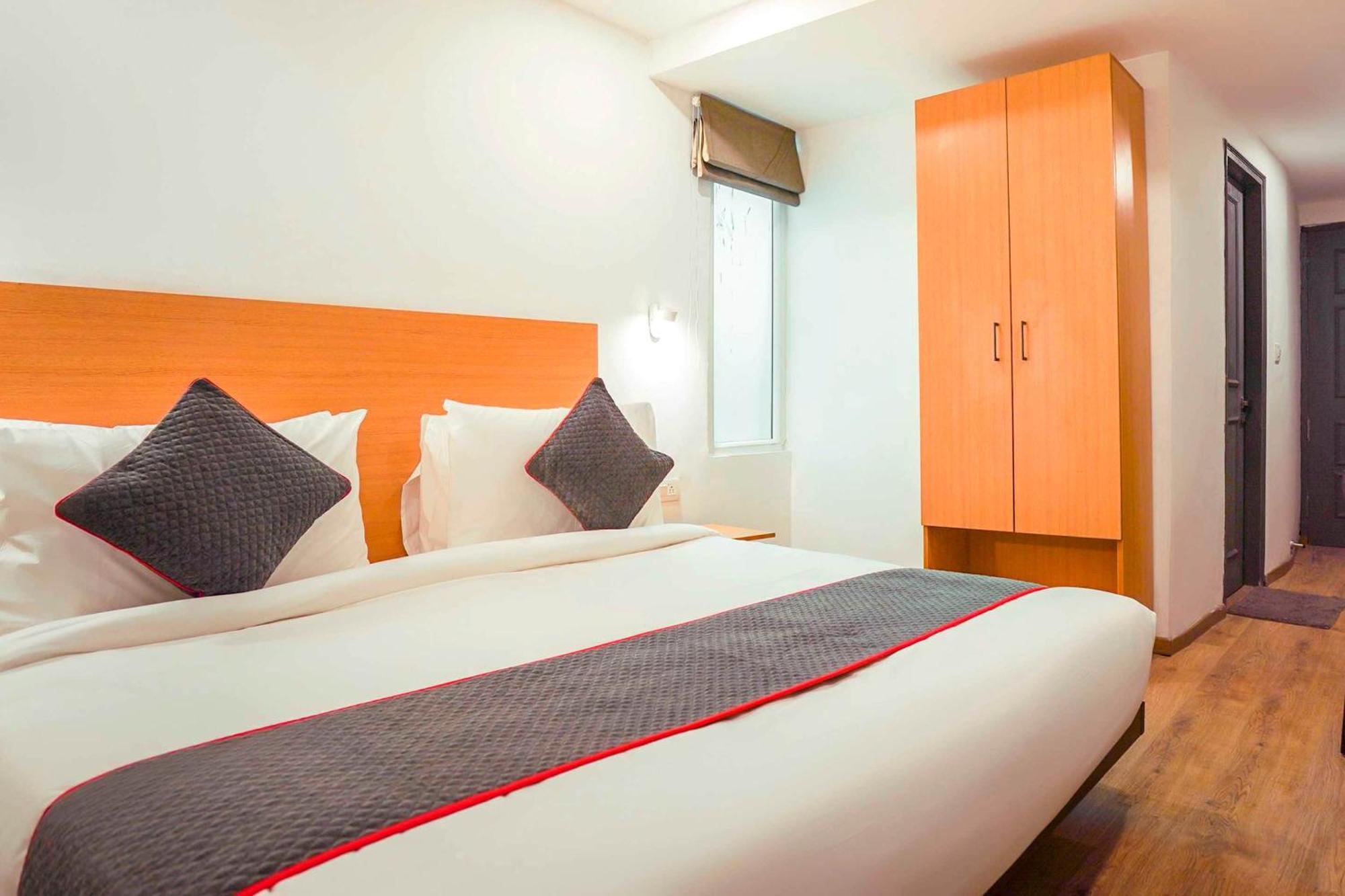 Super Townhouse O Hotel Aditya Residency Near Parthala Over Bridge Sector 121 Noida Indirapuram Extérieur photo
